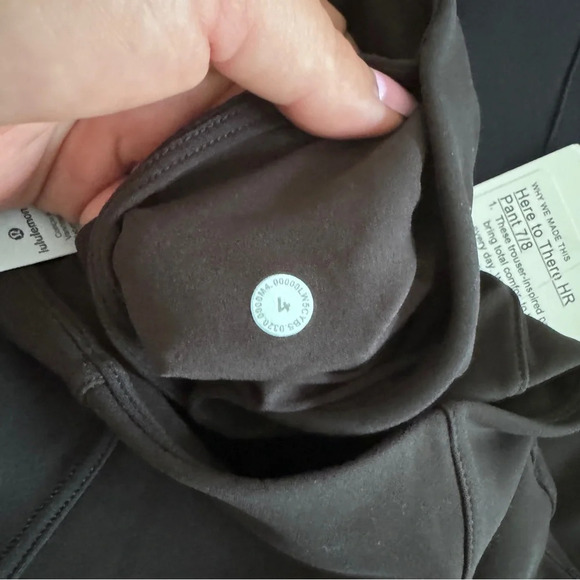 🆕🖤 Lululemon Here to There High Rise 7/8 Pant - Black - Picture 10 of 13